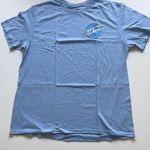 NWOT Blue Moon Mens Shirt XL Beer Graphic Blue Camisa Cerveza Short Sleeve (E2)